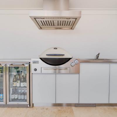 Custom Outdoor Kitchens & BBQ Units